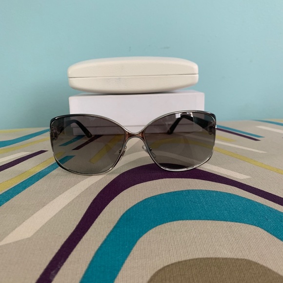 Versace sunnies - Picture 2 of 4